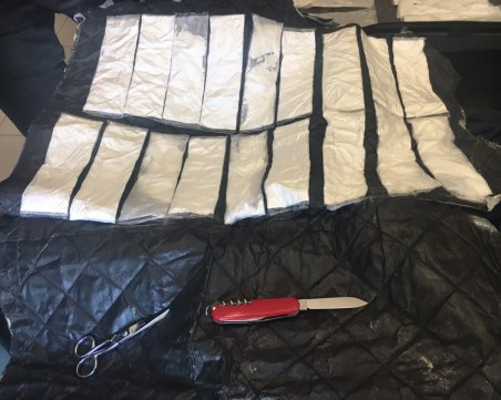 3 кила кока открити в багажа на българин в автобус на 