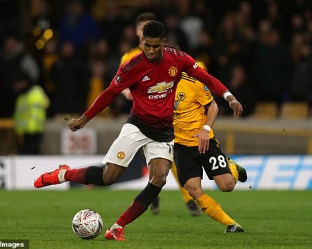 Барса се прицели в звезда на Манчестър Юн