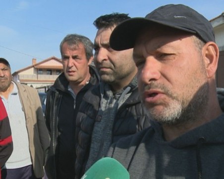 Жителите на хасковско село се вдигат на протест, блокират главен път