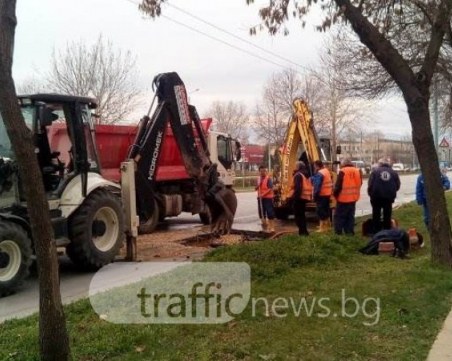 Няколко аварии и ремонти спряха водата на стотици пловдивчани и днес