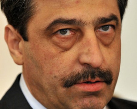 От кухнята на КТБ: Обвинения, обиди… Цветан Василев унижавал служителите си