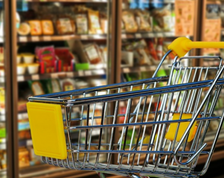 Отмъкнаха чантата на пловдивчанка от количката в магазин