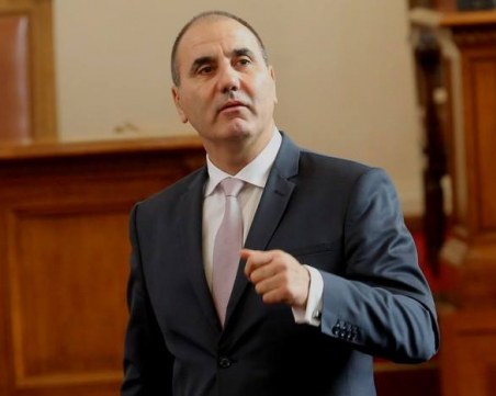 Решението е взето, промълви Цветанов на летището. Знае го само жена му!