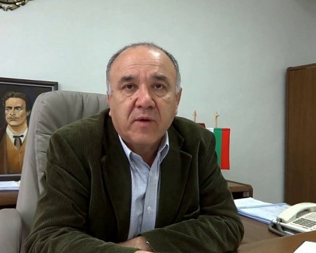 Съдът отстрани кмета на Червен бряг, можел да натиска свидетели