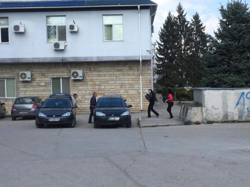Прокуратурата влезе в община Стражица! Още няма задържани