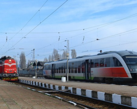 29 влака с ново разписание заради смяната на времето