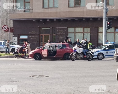 Екшън: Гонка между млада дама и полицията в Пловдив! Пътниците: Акцията е секретна