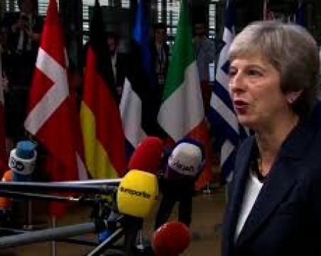 Мей с отчаяна оферта: Оставка срещу сделка за Brexit