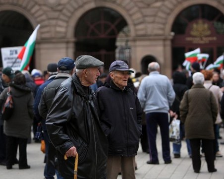 Задава се голямо смятане за пенсии, до 2023 г. избираме между две формули