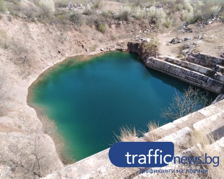 Мраморното езеро привлича със синя вода и дивна природа на час от Пловдив