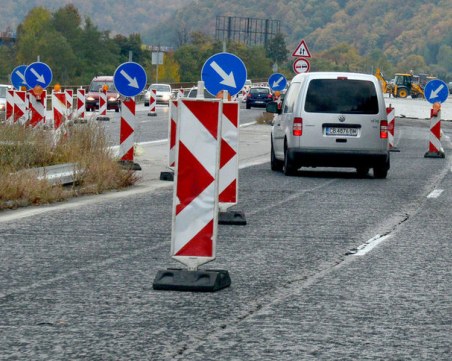 Днес и утре: Две ленти към морето, една към София, където има ремонти
