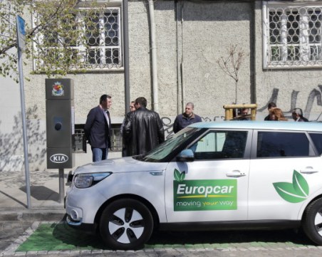 Нова станция за електромобили откриха в София