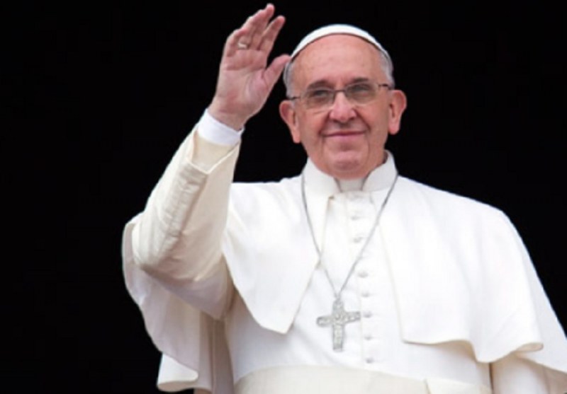 Папата си призна защо не дава да му целуват пръстена