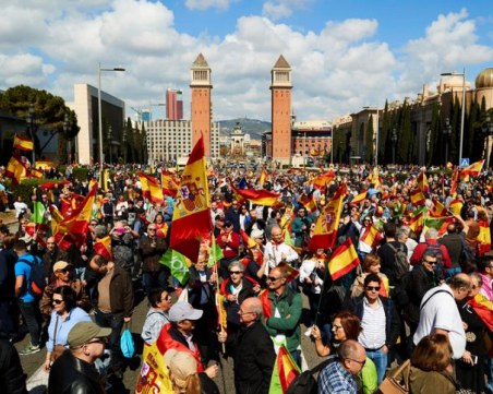 Арести и ранени по време на протест в Барселона