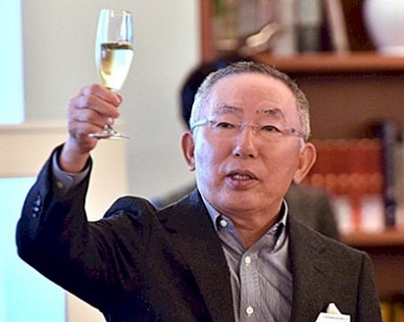 Най-богатият човек в Япония натрупал богатството си от модната индустрия