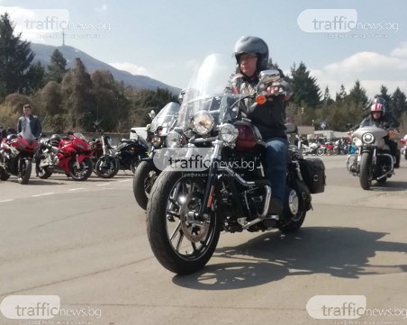 Рев на мотори огласи центъра на София, начало на новия мотосезон