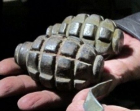 Две ръчни гранати 