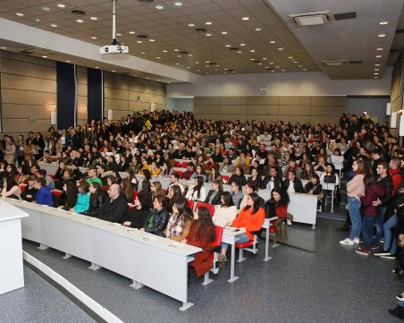 Хранене и развитие на децата обсъждат на научна конференция в Пловдив