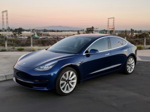 Tesla унижава BMW и Mercedes в Европа