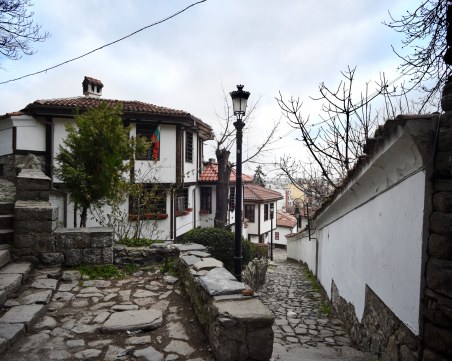 Преди и сега: Старият град - от разруха до архитектурното съкровище на Пловдив