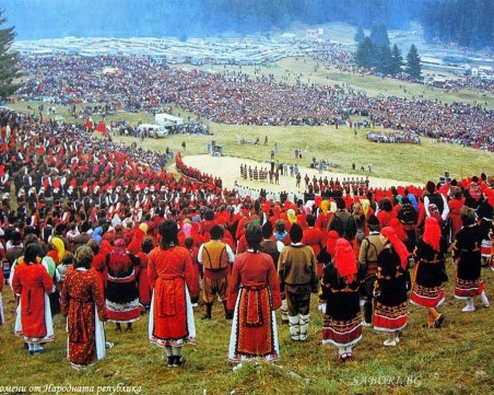 Роженските поляни се готвят за народно веселие през юли