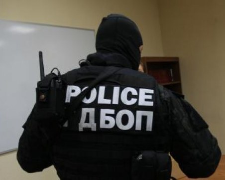 Служител на завод