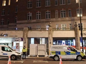 Атакуваха в гръб с нож 4 човека в Лондон