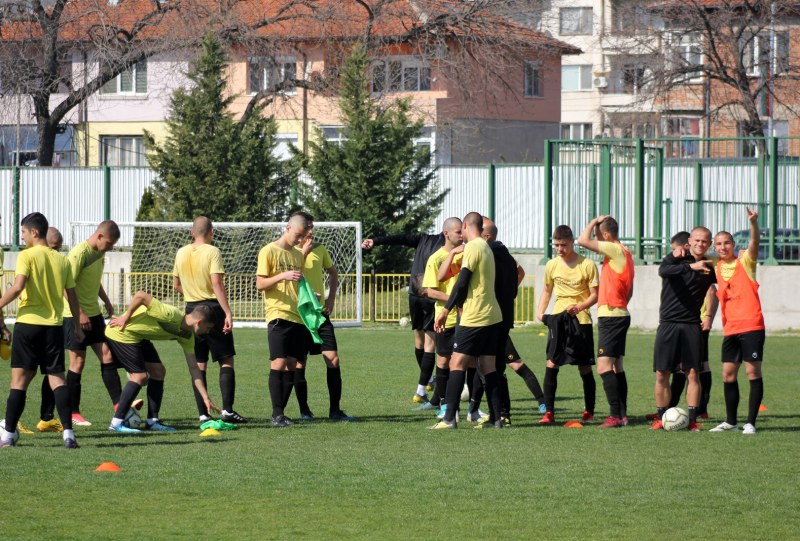Юношите на Ботев с три полуфинала за купата през седмицата