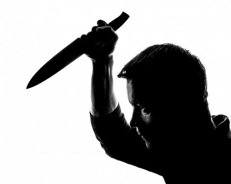 50-годишен наръга в гърдите свой съселянин в Садовец