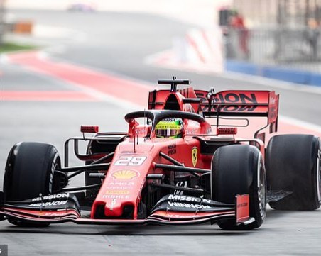 Историческо! Шумахер отново подкара Ферари