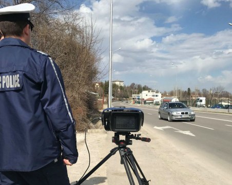 По 400 шофьори на час ловят в крачка камерите на КАТ