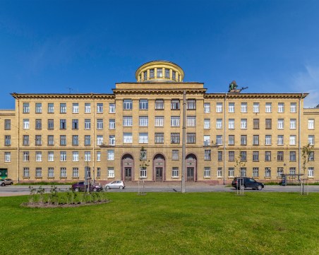 Взрив във военна академия в Петербург