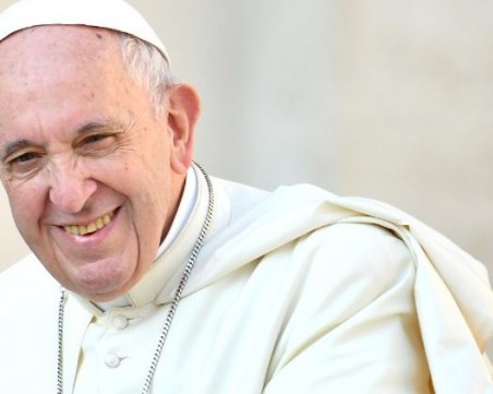 Трескава подготовка за Папата! 4 сцени, огромни екрани и спец пресцентрове