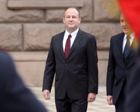 US посланикът у нас е оптимист: България ще има своите F-16!