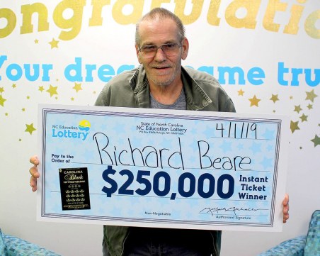 Болен спечели от лотарията, няма да се лекува, ще пътува