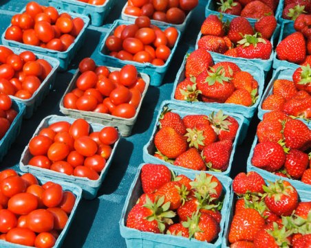 Гръцки домати, гръцки лук, гръцки ягоди… затриват с цени българските