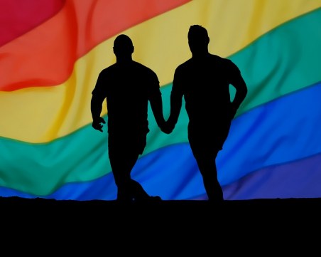 Новият варварски закон в Бруней: Гейове се убиват с камъни, кражби се наказват с ампутация