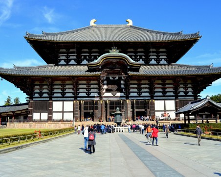 Пускат 10 дни отпуск на всички японци заради новия император, а те – недоволни