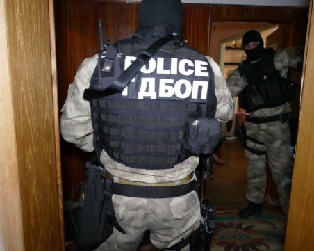 Разследват шефа на ДАИ-Перник - взимал