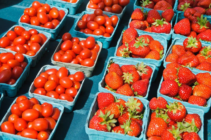 Гръцки домати, гръцки лук, гръцки ягоди… затриват с цени българските