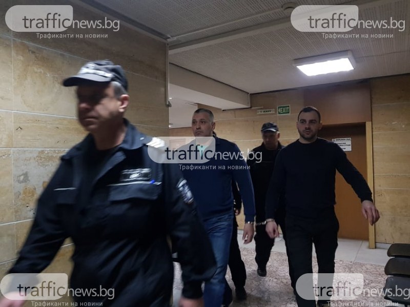 Пловдивските полицаи, обвинени в грабеж и рекет, не се признават за виновни