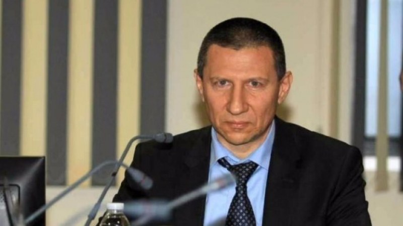 Сарафов обеща да съдейства за проверката на имотите на сина му