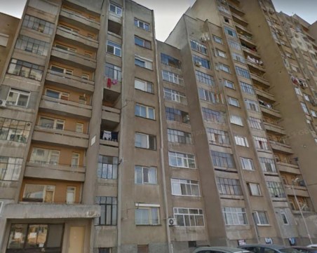 Апаш из апартамент: Задигнал телевизор, драснал клечката