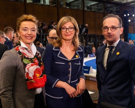 НАТО обеща: Без нови военни сили срещу Русия в акваторията на Черно море!