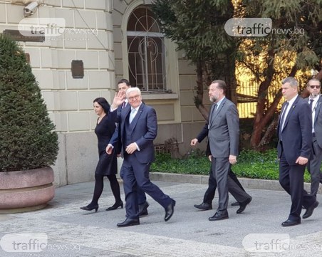 Полицейска обсада на Общината, президентът на Германия пристигна в Пловдив