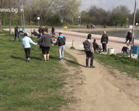 Смях и детски игри в Пловдив! Малчугани с увреждания посетиха града за пръв път