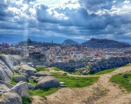 Театър, кино и интересен концерт! Къде да отидем днес под тепетата