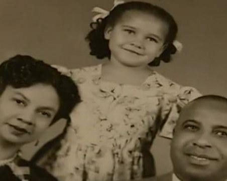 Жена 70 години мислила, че е чернокожа, но е грешала