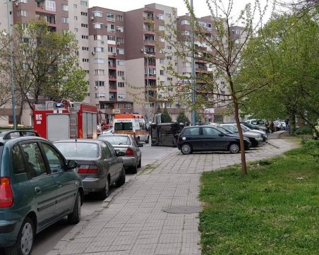 Преобърната кола в ЖР 
