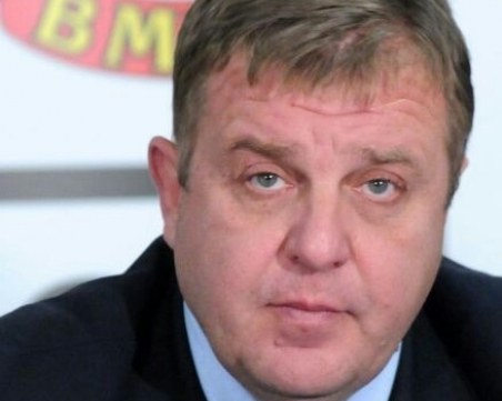 Каракачанов: Няма опасност от мигрантска вълна за България